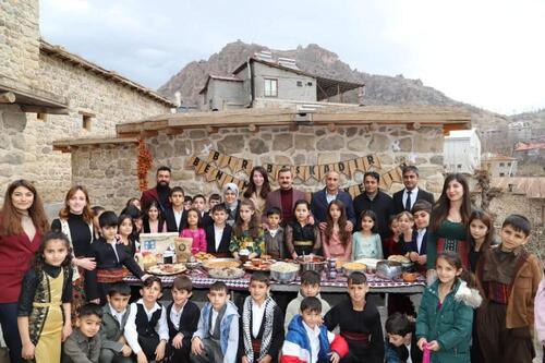 Çukurca'da Yerli Malı Haftası Coşkuyla Kutlandı