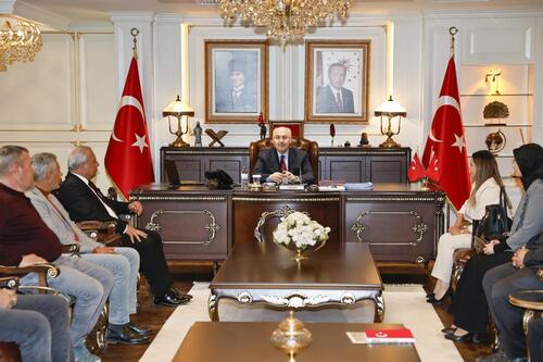 Vali Yavuz Selim Köşger, Sarıçam Muhtarlarını Makamında Ağırladı