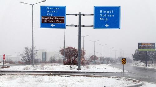 Bingöl'de Yoğun Kar Yağışı Nedeniyle Eğitime Ara Verildi