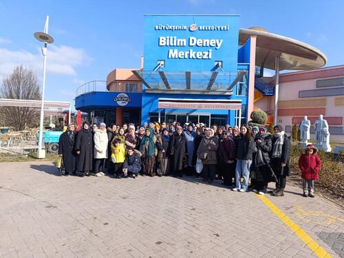 BAŞKAN AYŞE ÜNLÜCE, SARICAKAYALI KADINLARLA ESKİŞEHİR GEZİSİ’NDE BULUŞTU