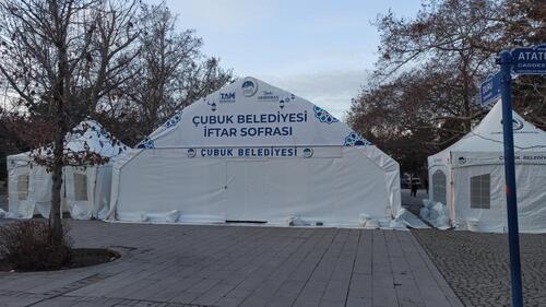 Çubuk Atatürk Parkı’nda Ramazan Ayına Özel İftar Sofraları