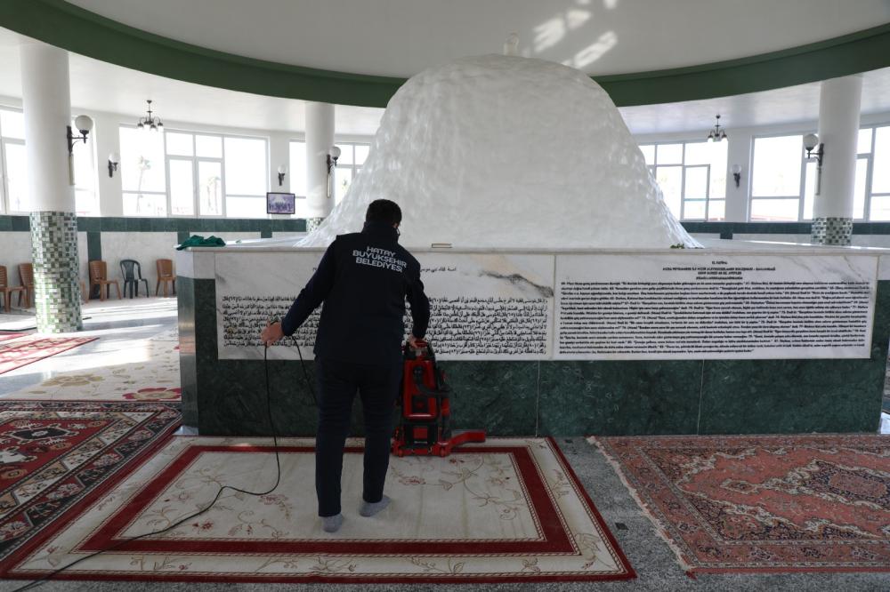 HATAY’DA İBADETHANELER RAMAZAN İÇİN HİJYENİK HALE GETİRİLDİ