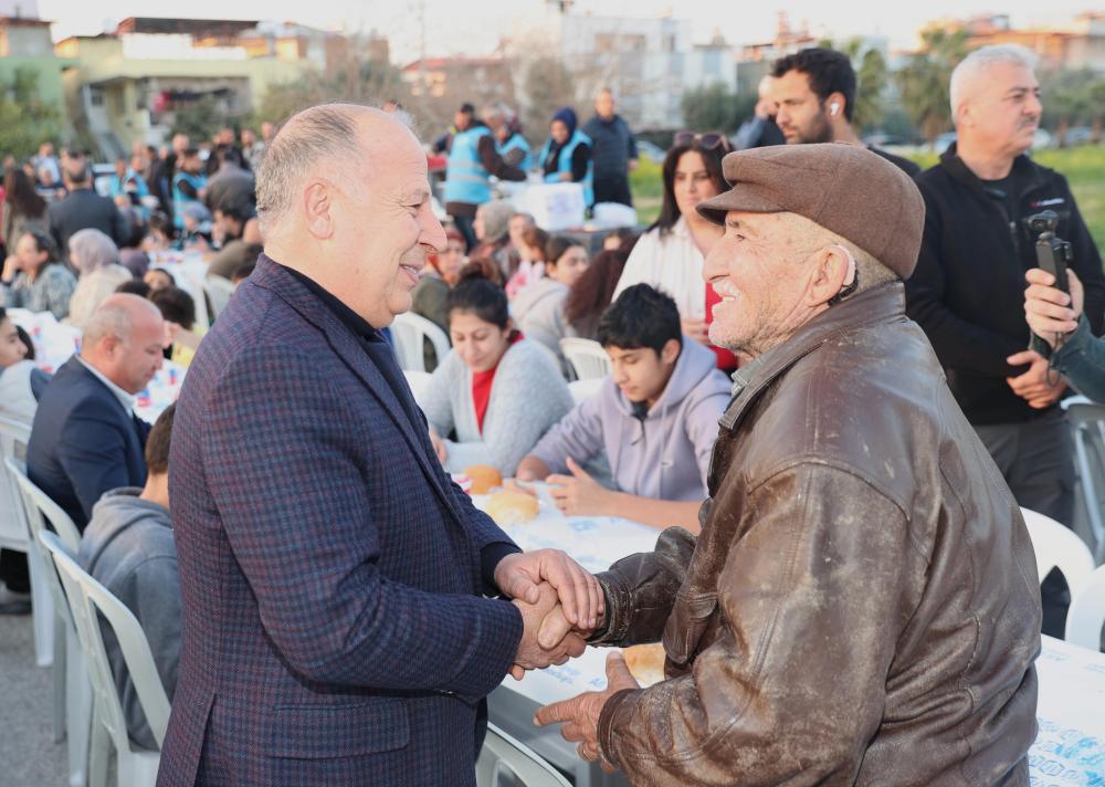 YÜREĞİR BELEDİYESİ, RAMAZAN BOYUNCA İFTAR SOFRALARI KURUYOR