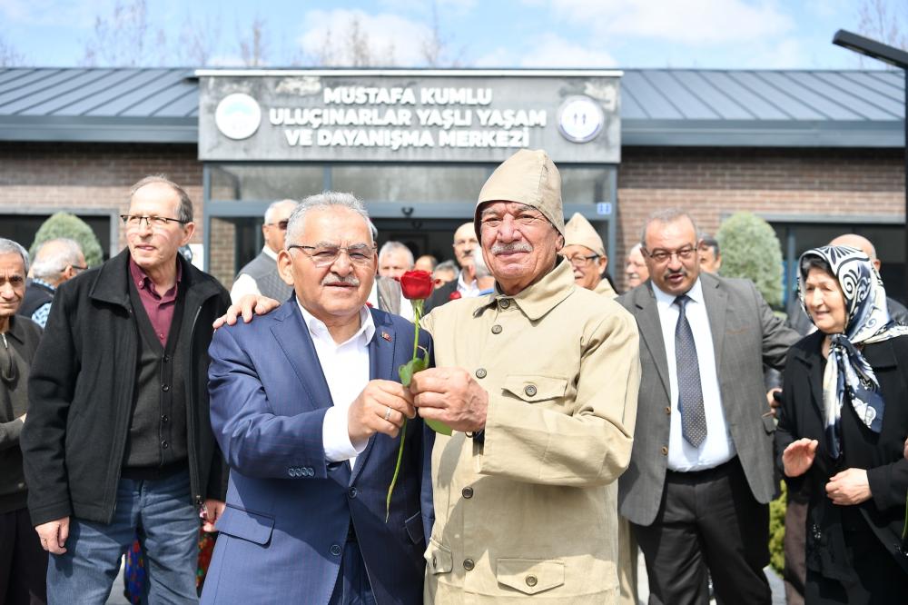 MEMDUH BÜYÜKKILIÇ: “ULU ÇINARLARIMIZ, SAYGIYI VE SEVGİYİ HAK EDİYOR”