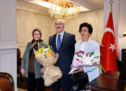 İZMİR VALİSİ KÖŞGER: “BÜYÜKLERİMİZ EN DEĞERLİ HAZİNELERİMİZDİR”