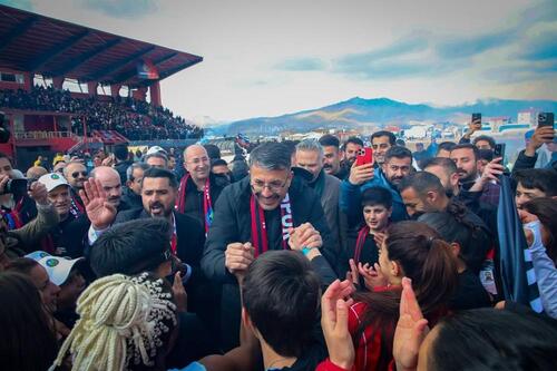 YÜKSEKOVA SPOR’DAN TARİHİ BAŞARI: KADINLAR SÜPER LİGİ’NDE!