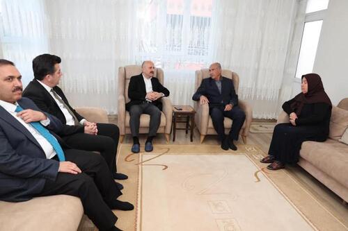 VALİ OSMAN VAROL: “YAŞLILARIMIZ DUA VE BEREKET KAPIMIZDIR”