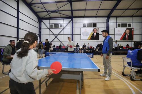 ÇUKURCA’DA GELENEKSEL MASA TENİSİ TURNUVASI COŞKUSU BAŞLADI