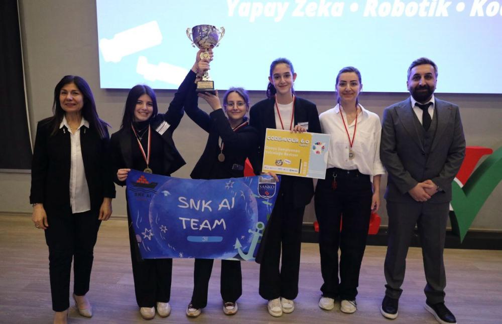 SANKO OKULLARI ÖĞRENCİLERİ YAPAY ZEKA YARIŞMASINDA TÜRKİYE BİRİNCİSİ OLDU