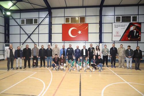 ÇUKURCA’DA GELENEKSEL MASA TENİSİ TURNUVASI SONA ERDİ