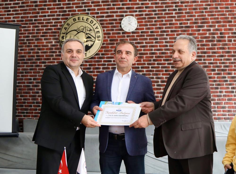 ERÜ'DEN BİLİM VE HALKI BULUŞTURAN 