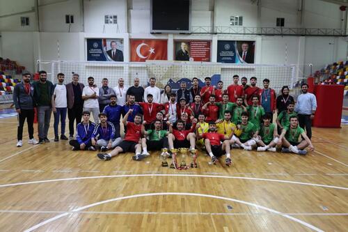 ADIYAMAN'DA VOLEYBOL ŞÖLENİ SONA ERDİ: ŞAMPİYONLAR BELLİ OLDU