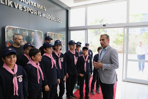 İL MÜDÜRÜ KELEŞ’TEN İZCİLİK KULÜBÜ’NE DESTEK ZİYARETİ