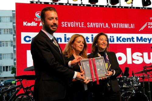 CEYHAN İSMET İNÖNÜ KENT MEYDANI AÇILIŞINDA TARİHİ BULUŞMA