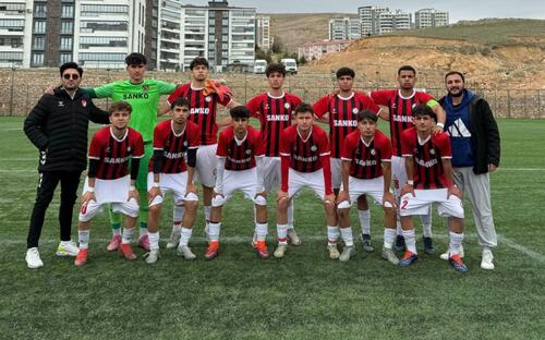 ADİL SANİ KONUKOĞLU SPOR LİSESİ KADIN VE ERKEK FUTBOL TAKIMLARI TÜRKİYE FİNALLERİNDE