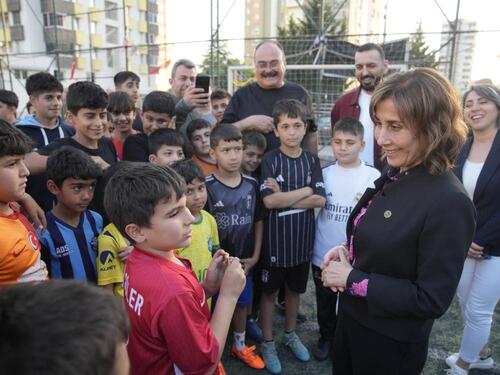 BAŞKAN TEKİN, SPOR OKULU ÖĞRENCİLERİ VE AİLELERİYLE BULUŞTU