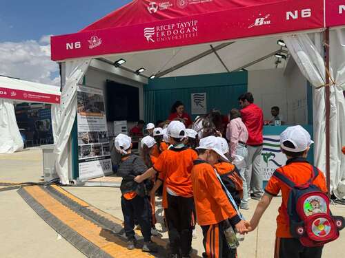 RTEÜ'NÜN İNOVASYON RÜZGARI KKTC'DE ESTİ: TEKNOFEST'TE YOĞUN İLGİ GÖRDÜ