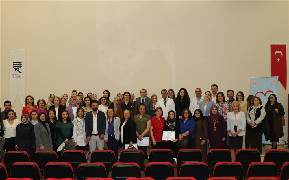 RİZE'DE 5 MAYIS DÜNYA EBELER GÜNÜ COŞKUYLA KUTLANDI