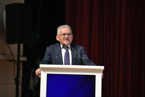 BAŞKAN BÜYÜKKILIÇ, GELECEĞİN MÜHENDİSLERİYLE “ZİRVE IEEE” ETKİNLİĞİNDE BULUŞTU