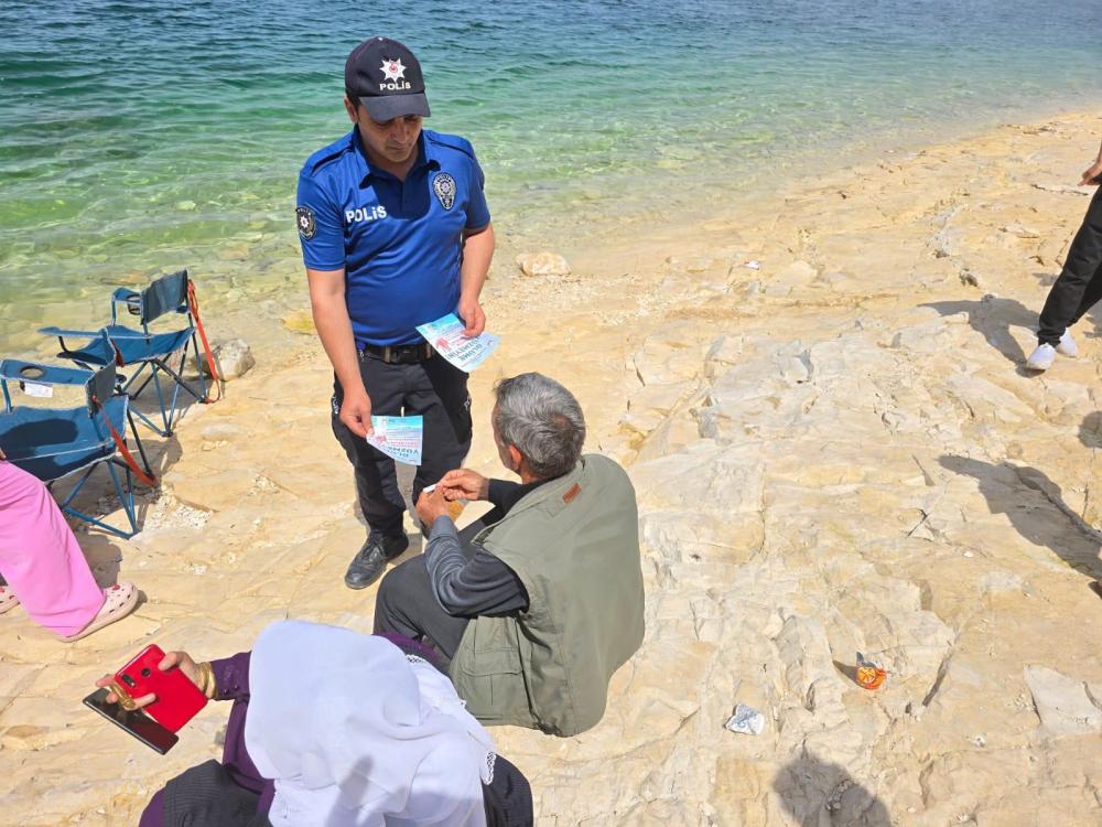 ŞANLIURFA'DA TEHLİKELİ SULARDA YÜZENE 94 BİN TL CEZA KESİLDİ!