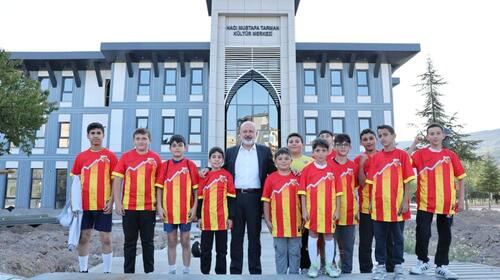 BAŞKAN ÇOLAKBAYRAKDAR'DAN ERKİLET'E YENİ CAZİBE MERKEZİ: HACI MUSTAFA TARMAN KÜLTÜR MERKEZİ AÇILIYOR