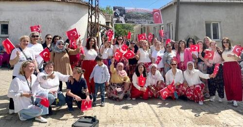 KARAİNEBEYLİ KÖYÜNDE ECEBEY SULTANLARINDAN ŞENLİK..