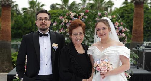 EĞİTİM ÇINARI SÜHEYLA TOKYAY'IN TORUNU ŞİMAL, MUTLULUĞA YELKEN AÇTI