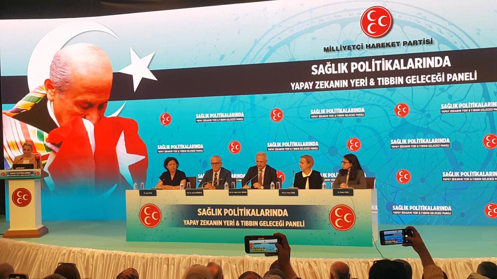 MHP SAĞLIK POLİTİKALARINDA YAPAY ZEKANIN YERİ TIBBIN GELECEĞİ PANELİ DÜZENLEDİ